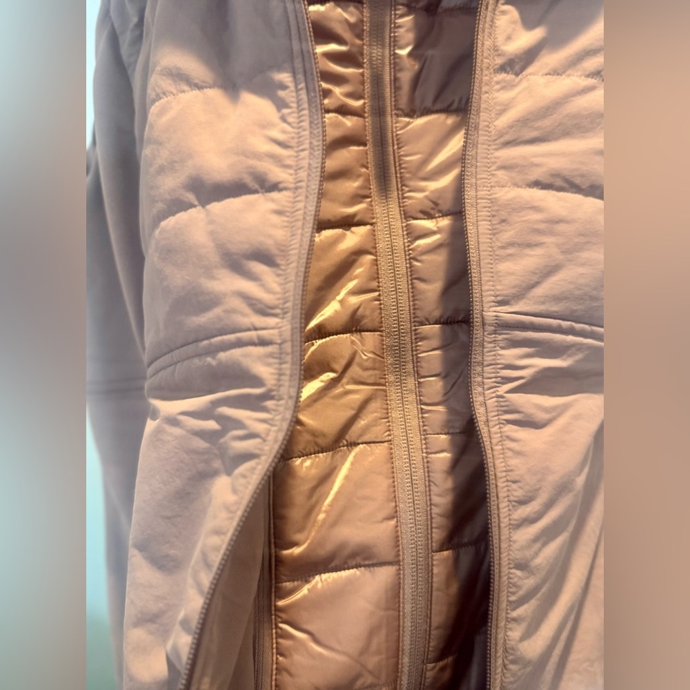 Lululemon Women's Quilted Vest - Picture 7 of 8